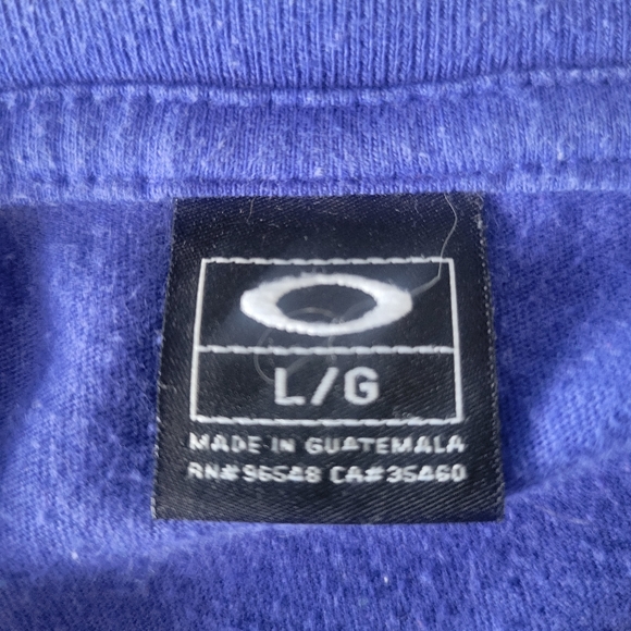 Oakley T-Shirt - Picture 3 of 3